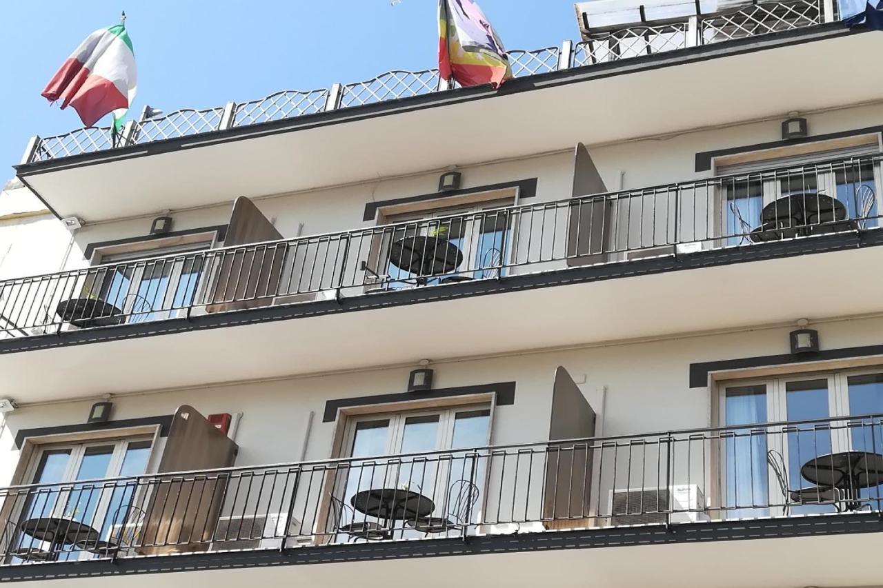Hotel Leopardi Neapel Exteriör bild