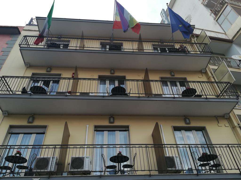 Hotel Leopardi Neapel Exteriör bild